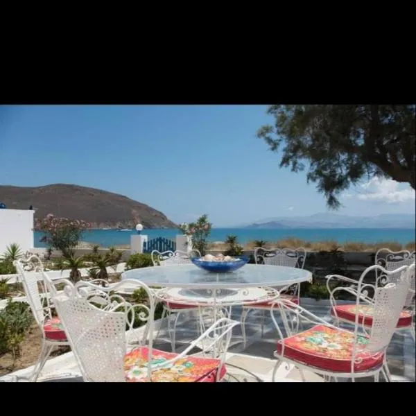 Lovely House Infront Of The Beach In Molos, hotel in Molos Parou