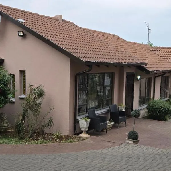Nature's Retreat, hotel in Willowdene