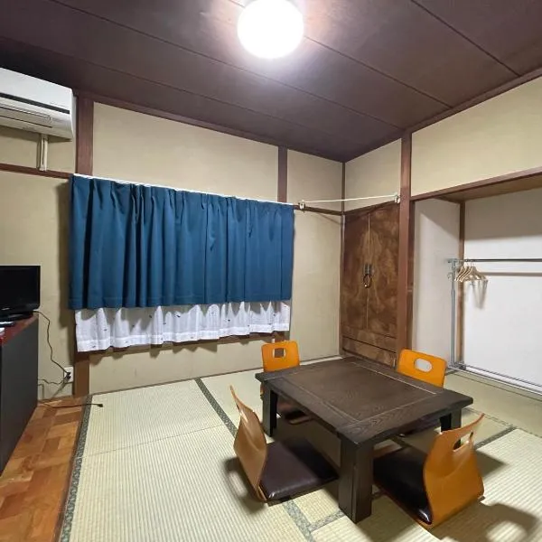 Shinkian Kameido Kinshicho -神亀庵 亀戸 錦糸町- JR亀戸駅徒歩6分 1棟貸切 リノベーション済みの和風宿 無料Wi-Fi, hotel in Tokyo