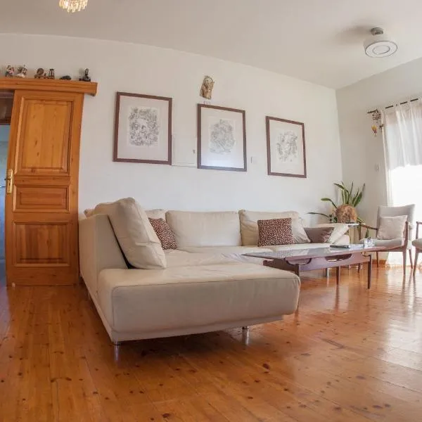 Lania Royal Oak House by TrulyCyprus, hotel di Lania