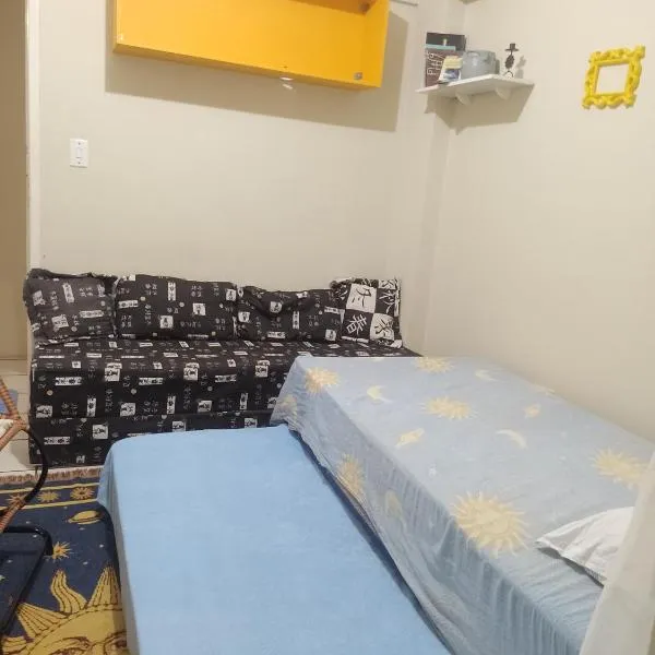 Vista para o mar e Farol de Olinda, Perto da FACULDADE DE MEDICINA DE OLINDA , Cama Solteiro Com colchão Adicional, Estante e Ventilador, hotel in Olinda