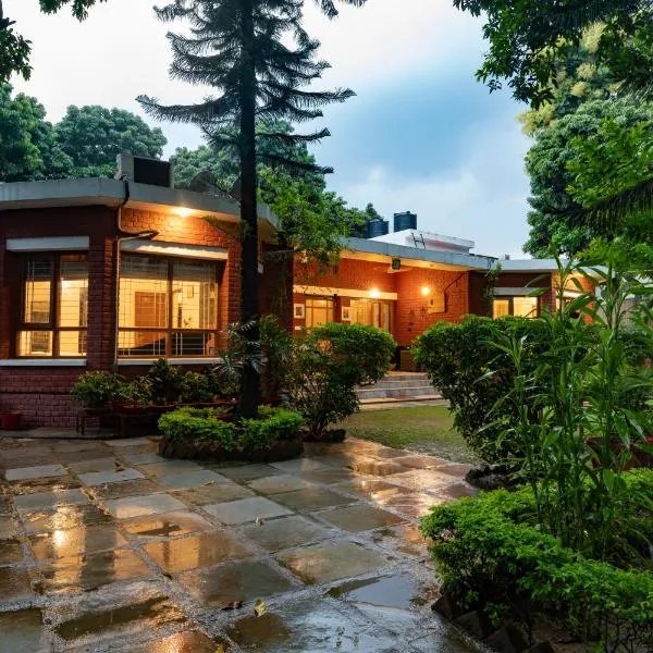 SaffronStays Doon Garden Villa - near Doon School and Mall Road, hotel in Dehradun