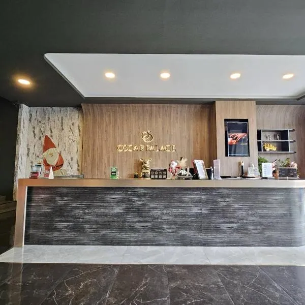 Oscar Palace Hotel & Wellness Center, hotel in Ban Khlong Phruan