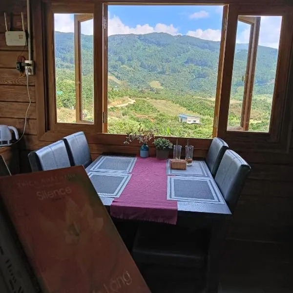 Chalet Bungalow Gung Ré by Tâm Miên Man Homestay, hotel v destinaci Di Linh