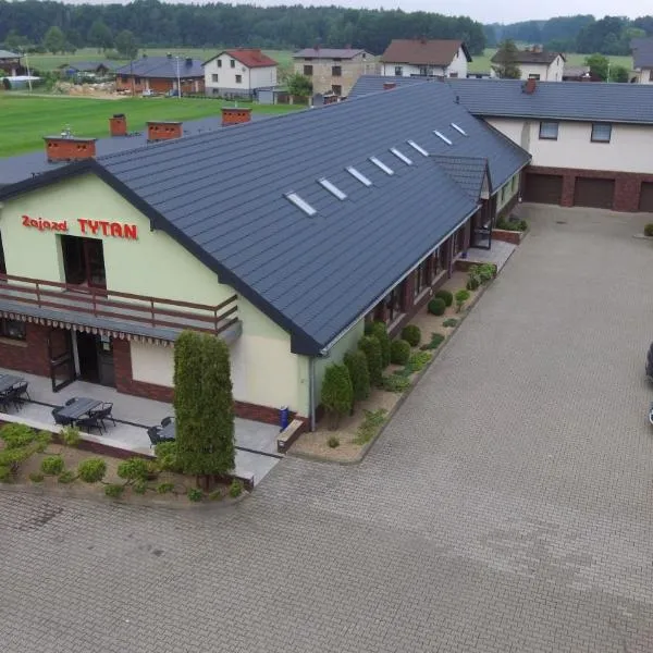 Zajazd Tytan, hotel v destinaci Kochanowice