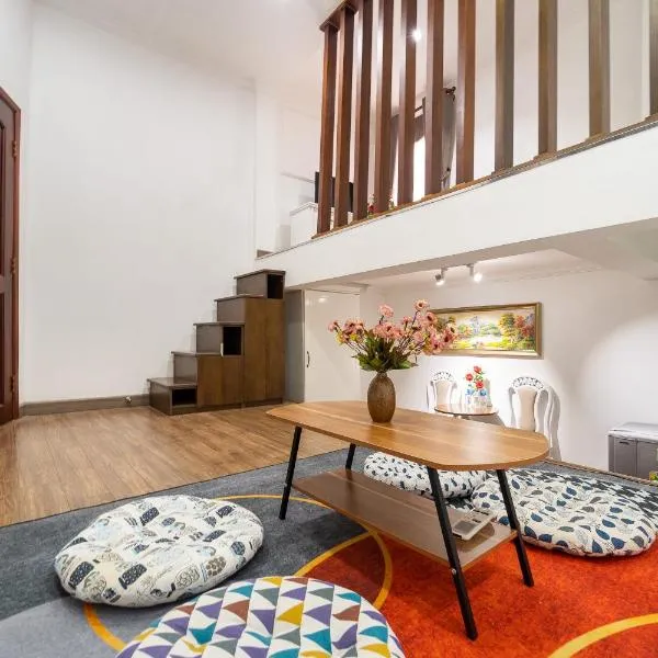 Gin House Hotel & Apartment Near Turtle Lake, khách sạn ở TP. Hồ Chí Minh