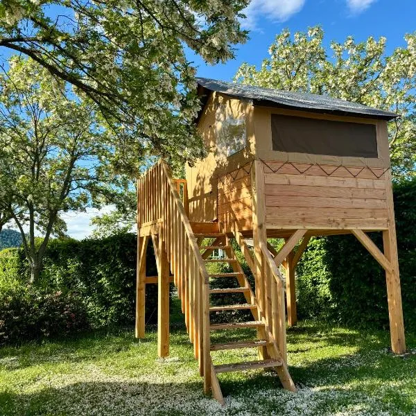 Camping Onlycamp les Thézières, hotell i Taninges