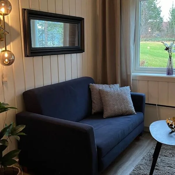 Central and spacious with 3 bedrooms and beds for 10 persons, hotel in Alta