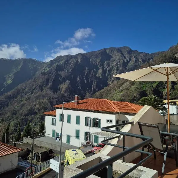 Valley of Nuns Holiday Apartments, hotel v destinaci Curral das Freiras