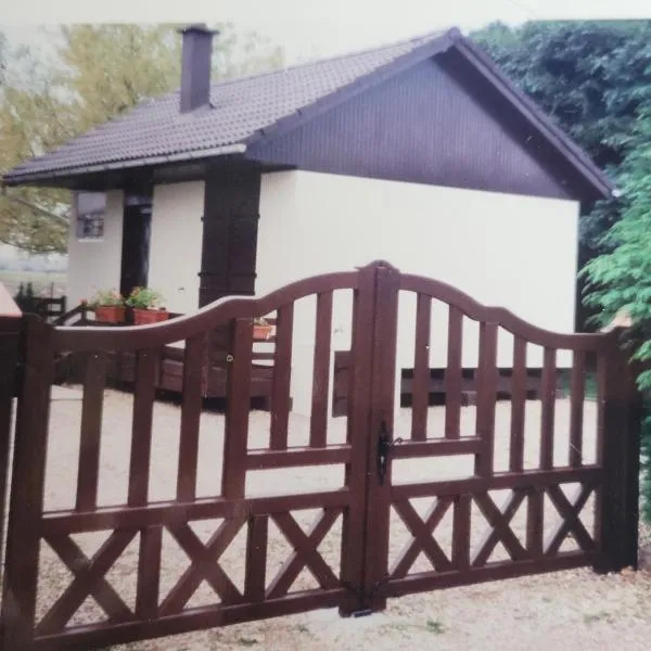 Chalet "chez Sara" au bord du canal, hotell sihtkohas Pagny-la-Ville