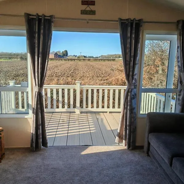Bluebird Skies - A cosy getaway, hotel in Great Yarmouth