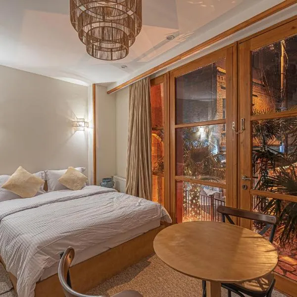 Palm Tbilisi Boutique Hotel, khách sạn ở Tbilisi