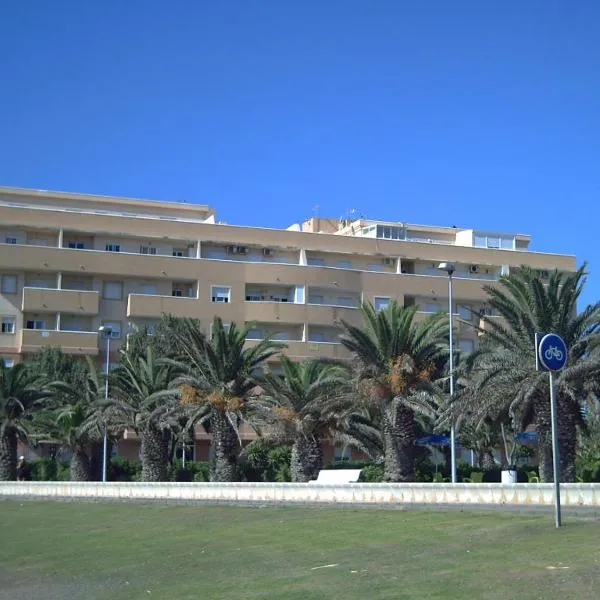 primera linea de playa, hotel in Roquetas de Mar