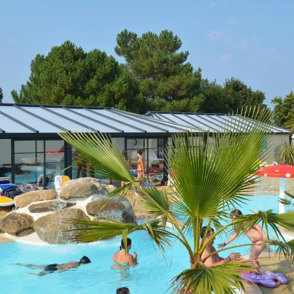 Camping La Touesse, hotel v destinaci Saint-Lunaire