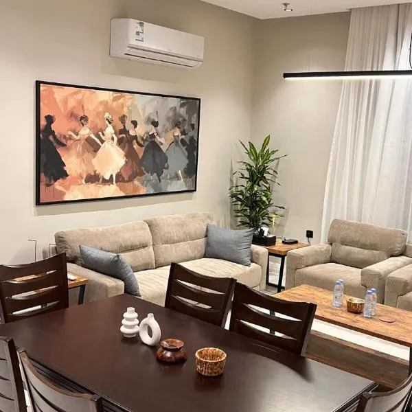 Luxury Three Bedroom Apartment with Trans, hotel in Riyadh