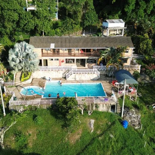 Finca Campestre Villa La Unión Hotel en Mesitas, hotel in El Colegio