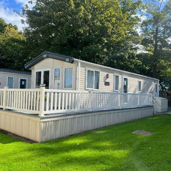 forest beach bashley park, hotel v destinaci Sway