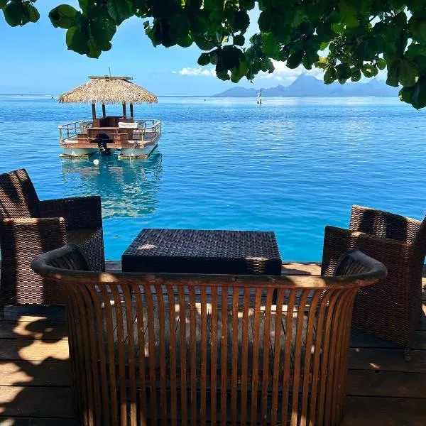 Moana Waterfront Bungalow, hotel v destinaci Punaauia