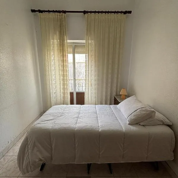 Habitación con baño compartido, hotel en Ceuta