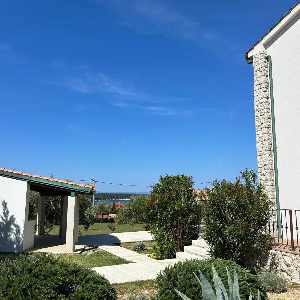 Villa Karmen, hotel v destinaci Barbat na Rabu