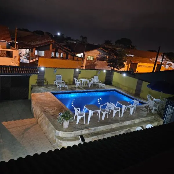 Espetacular casa de temporada na praia, hotel v destinaci Peruíbe