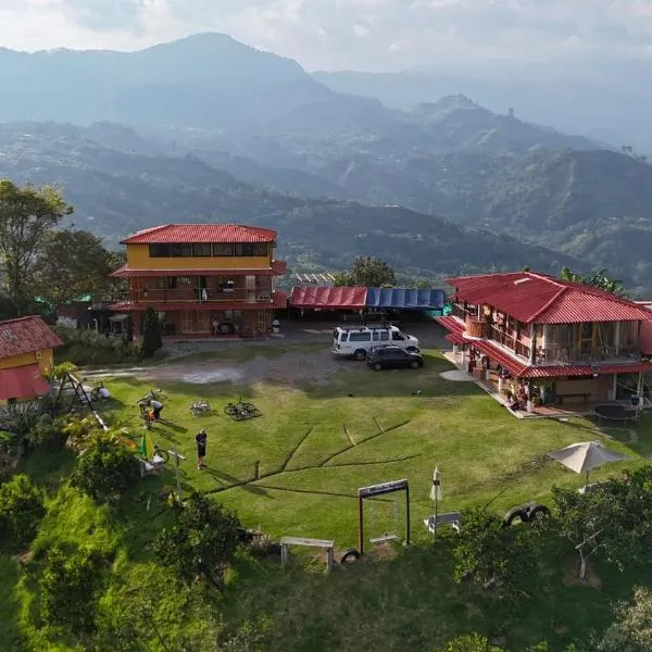 Alojamiento Campestre Cabañas Mirador Ingrumá Riosucio Caldas、Riosucioのホテル