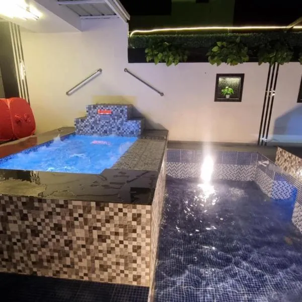 EDVIL BEACH RESORT โรงแรมในPadre Burgos