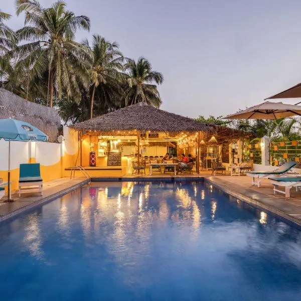 Earthy Hostel & Suites - Morjim, hotel a Morjim