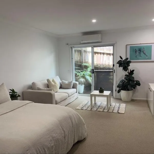Cozy Studio with Private Entrance & Ensuite, hotel in Gerringong