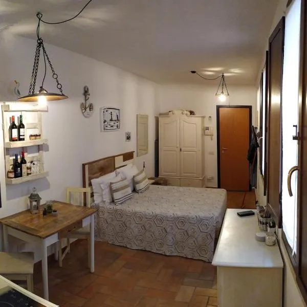 Taty House Studio Apartment, hotel v destinaci Orbetello