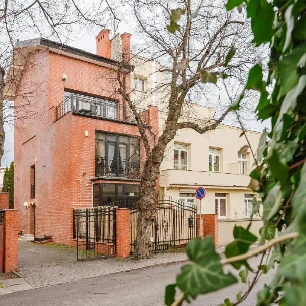 Red House Gdynia - Kamienica blisko morza, hotel v Gdyni