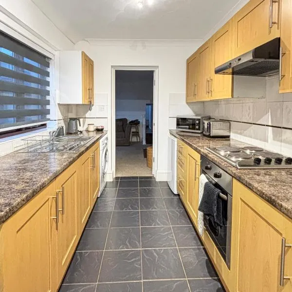 1 Bed Apartment - Central location - Sleeps 4 - Garden - Amaya Two, hotel in Grantham