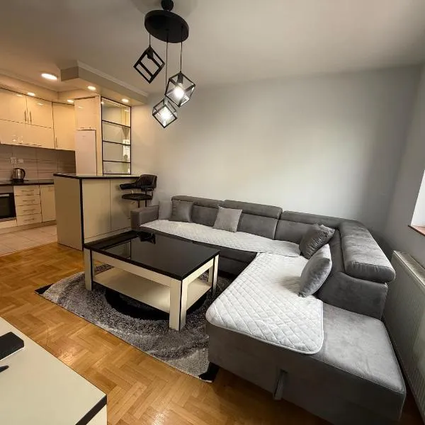Apartment stan na dan Hilandarska, ξενοδοχείο σε Lukavica