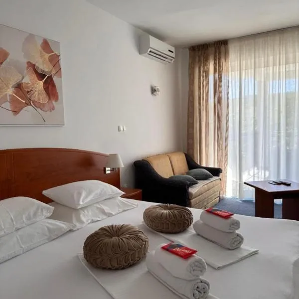 ''ROOM 6'' - breakfast included, hotel v destinaci Kampor