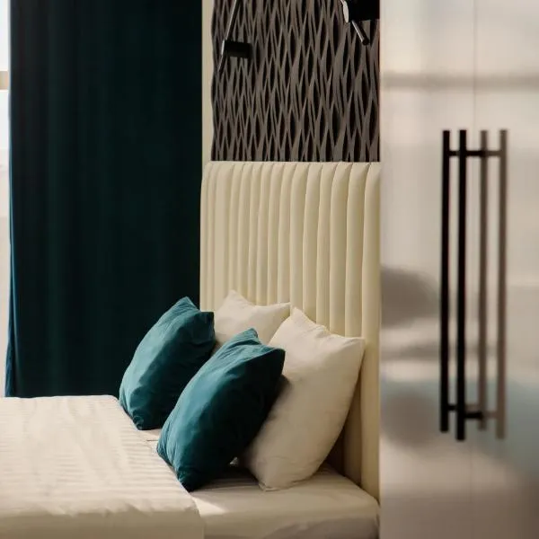 Port Plaza EVN, hotel v destinaci Pʼarakʼar