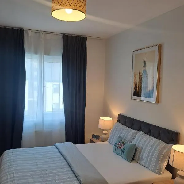Cozy bedroom in Lucan, Dublin, hotel v destinaci Dublin