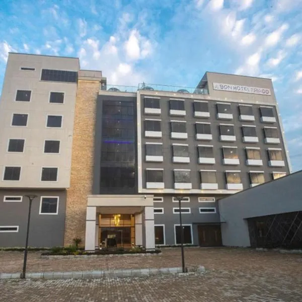 Tripod By Pedestal Hotel, hotel in Owerri