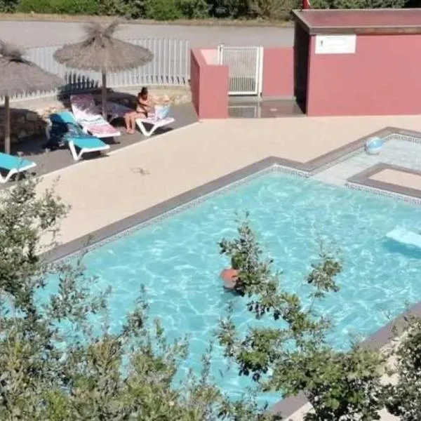 Camping 3 étoiles - Piscine - eecbhg, hotel in Le Boulou
