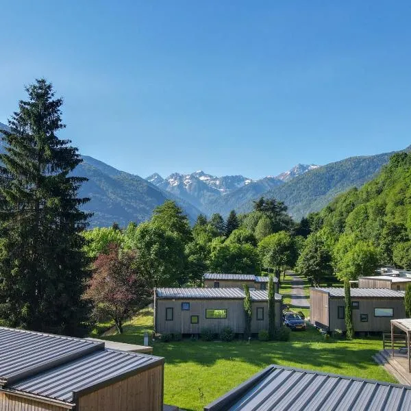Camping Pradelongue, hotel v destinaci Moustajon