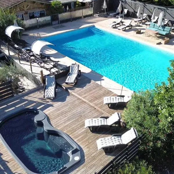 Camping 4 étoiles - Piscine - eehf0d, hotel en Noves