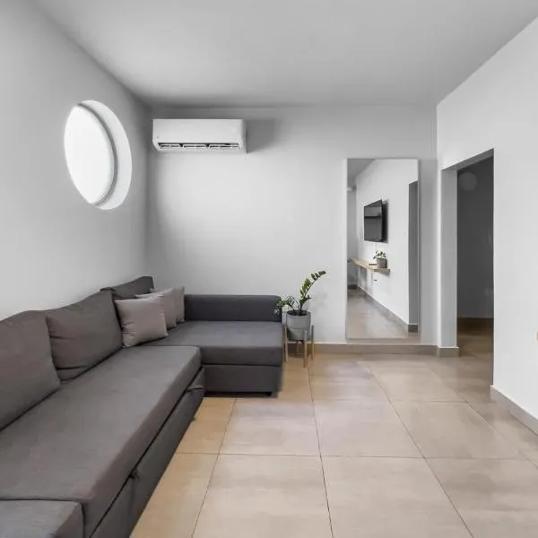 Aquabella 2 Ocean Breeze Getaway in Isla Verde, hotel em San Juan