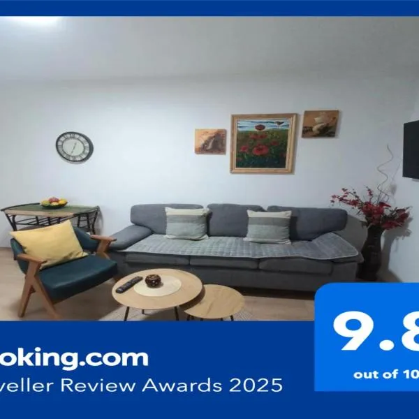 Regis Apartment, hotel di Tiranë