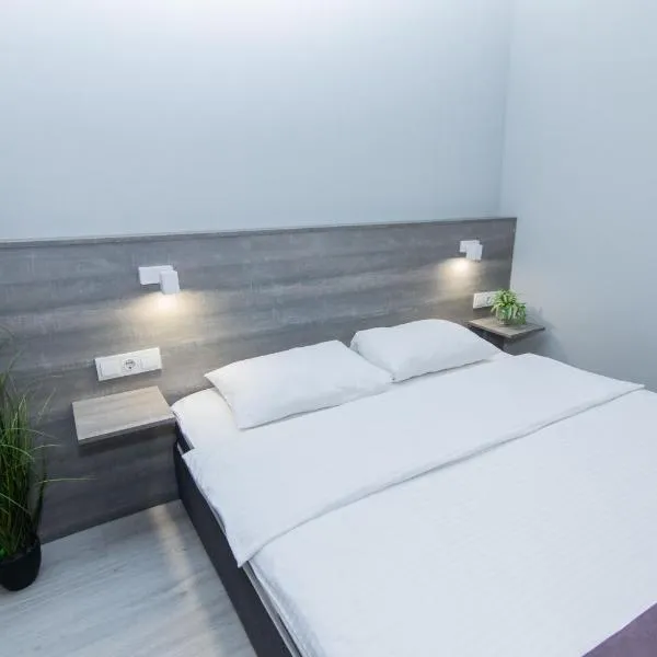 Seven Apart Hotel, hotel in Vyshneve