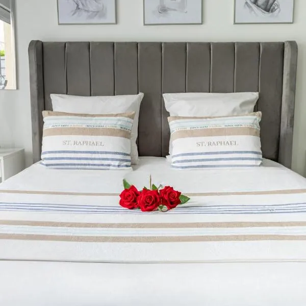 Suite avec jacuzzi & terrasse, hotel in Savigny-le-Temple