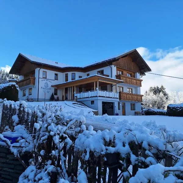 Pension- Appartement Kristall, hotel in Tröpolach
