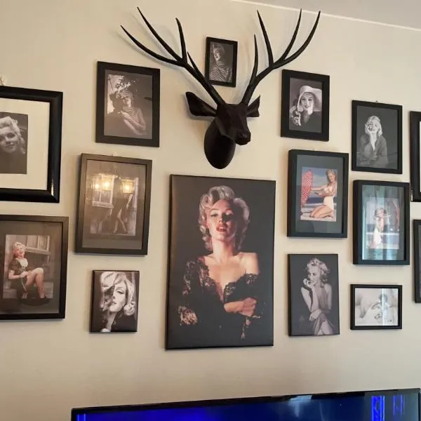 Marilyn Monroe, hotel v destinaci Västerås
