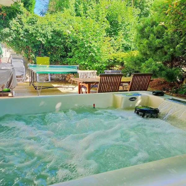 Magnifiques voûtes avec SPA, hotel di Saint-Amant-Tallende