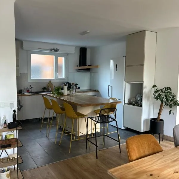 Appartement spacieux, hotel v destinaci Jurançon