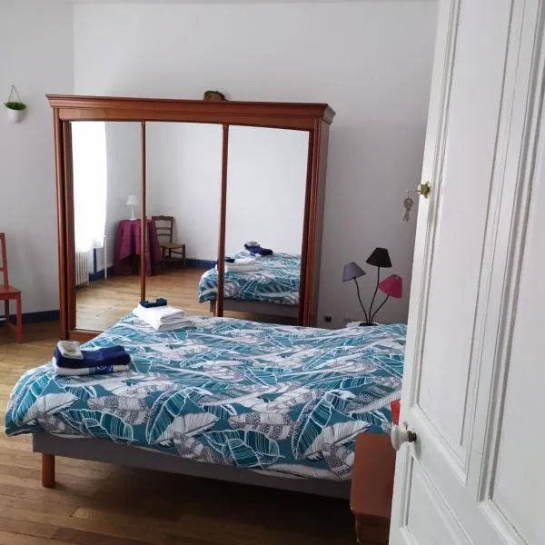 Chambre dans maison bourgeoise 1 personne – hotel w mieście Airvault