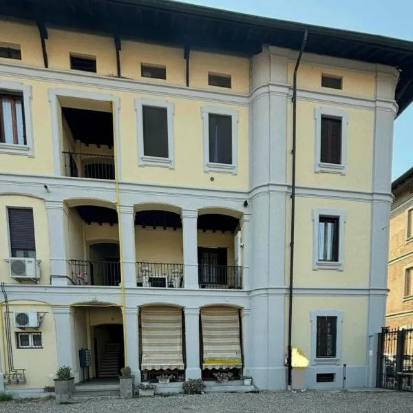 Casa Edoardo Rozzano Assago – hotel w mieście Rozzano